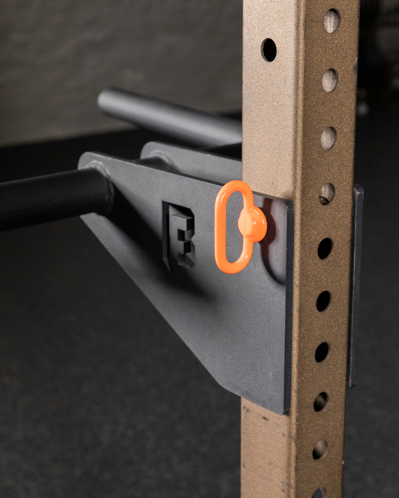 close up of bridge c-1 dip attachment attached to a rig